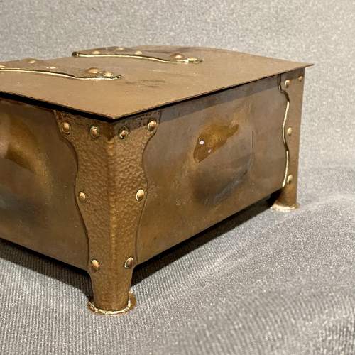 Arts & Crafts Hammered Copper Box image-4