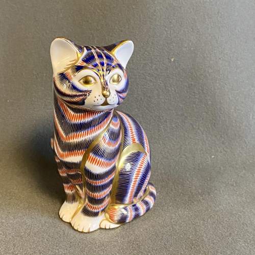 Royal Crown Derby Cat Paperweight image-1