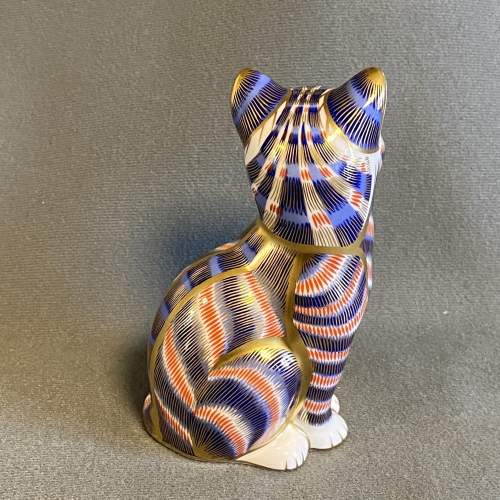Royal Crown Derby Cat Paperweight image-2