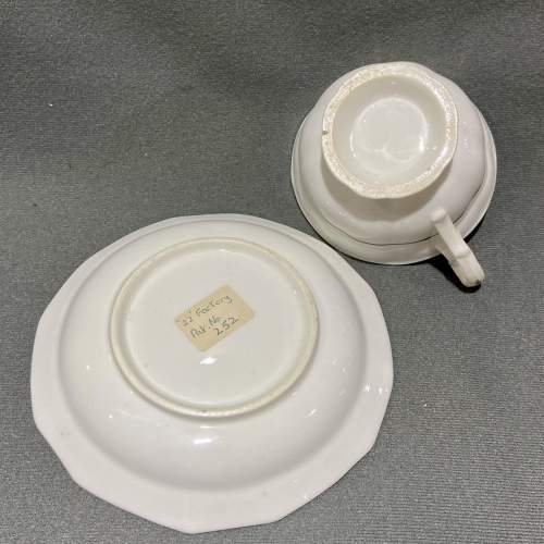 Early 19th Century Staffordshire Tea Cup and Saucer image-4