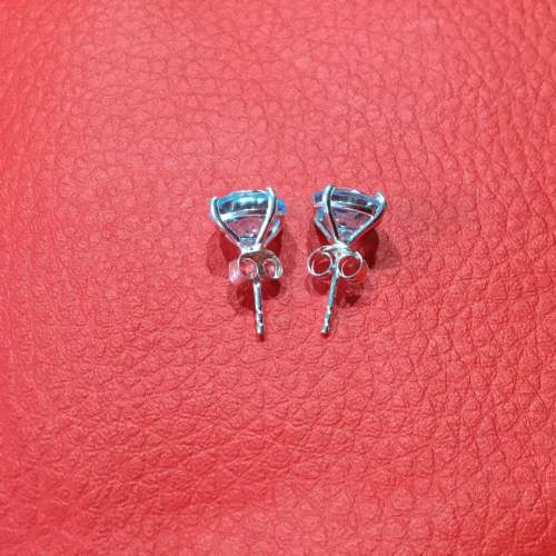 Vintage 6cts Blue Topaz and Silver Solitaire Stud Earrings image-2