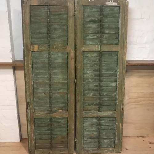 Two Pairs of Antique Shutters in the Original Paint image-4