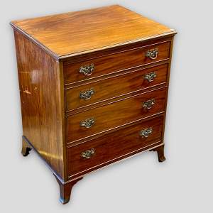 Early 20th Century Small Mahogany Chest of Drawers
