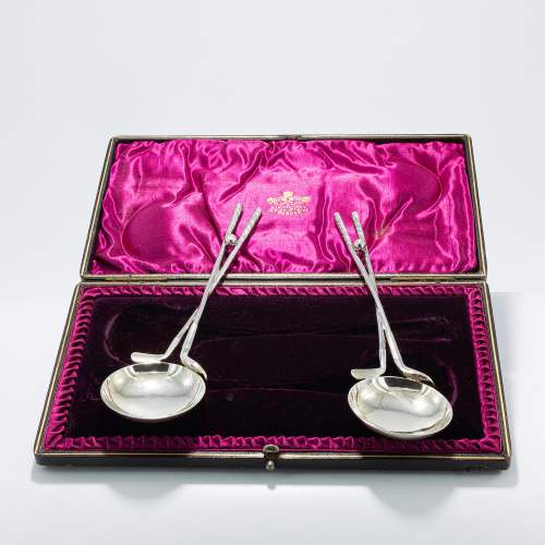 A Cased Pair of Antique Silver Plated Golfing Spoons image-2