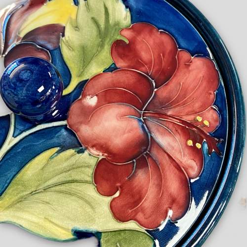 Moorcroft Hibiscus Pattern Shallow Lidded Dish image-4