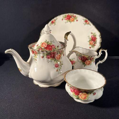 Royal Albert Old Country Roses Tea Set image-2