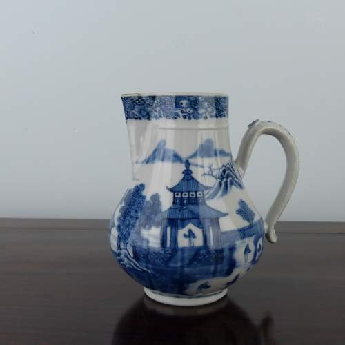 18th Century Chinese Porcelain Blue & White Jug image-1