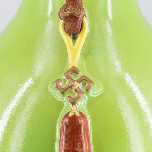 Fine Quality Large Chinese Green Glazed Pear Shaped Vase image-5