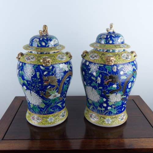 A Pair of 19th Century Chinese Porcelain Dragon Jars image-4