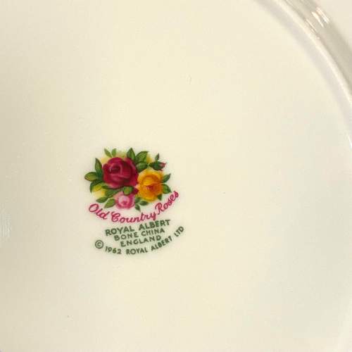 Set of Six Royal Albert Old Country Roses Salad Plates image-4