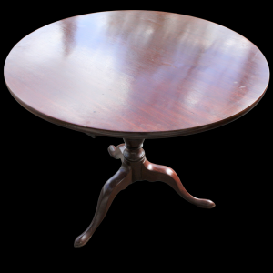 A Fine 18th Century Mahogany Pedestal Table with Circular Top