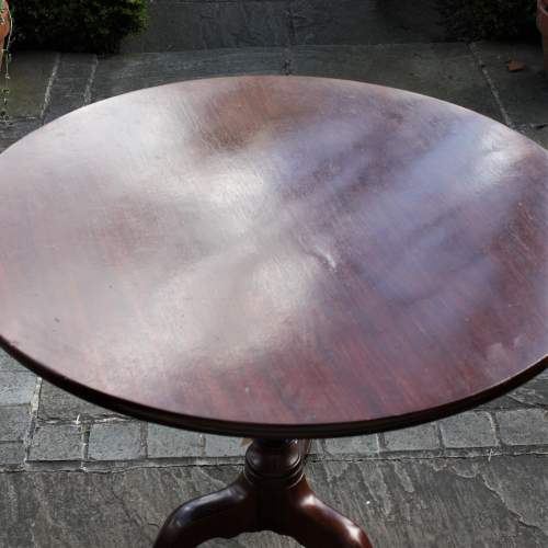 A Fine 18th Century Mahogany Pedestal Table with Circular Top image-2