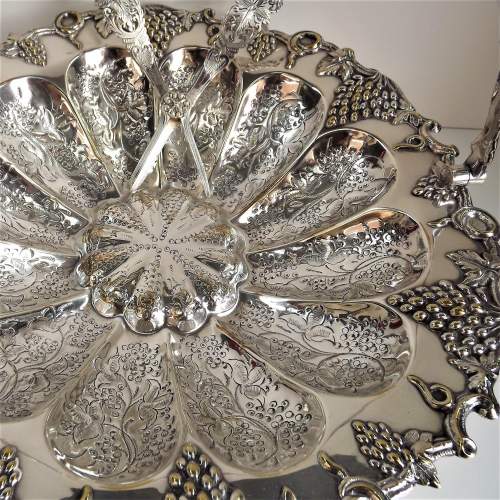Impressive Edwardian Silver Plate Table Grape Basket & Scissors image-5