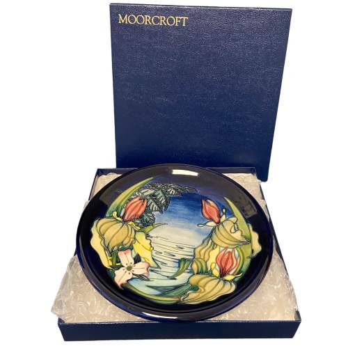 Moorcroft Pottery Pond Flowers Plate with Box image-4