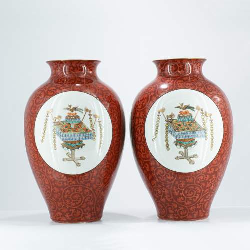 A Pair of 20th Century Japanese Kutani Baluster Vases image-2