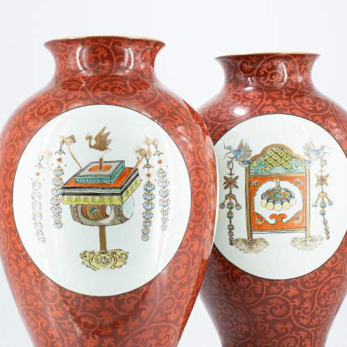 A Pair of 20th Century Japanese Kutani Baluster Vases image-3