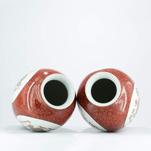 A Pair of 20th Century Japanese Kutani Baluster Vases image-4