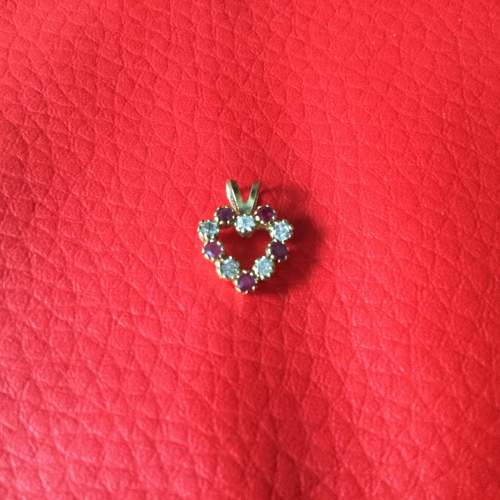 Vintage 9ct Gold Ruby Heart Shaped Pendant image-4