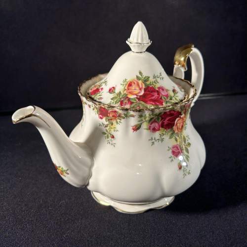 Royal Albert Old Country Roses Tea Set image-4