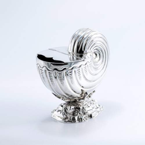 A Vintage Silver Plated Nautilus Shell Spoon Warmer image-3