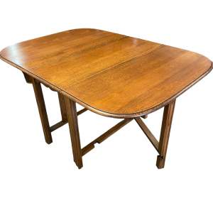 Early 20th Century Oak Dining Table