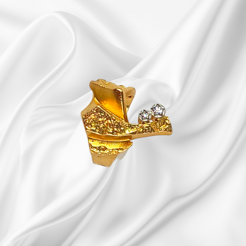 Lapponia Stunning 18ct Gold Diamond Ring image-3