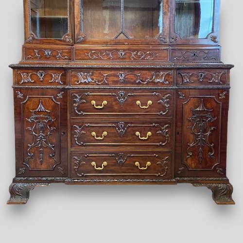 Chippendale Period Breakfront Mahogany Bookcase image-2