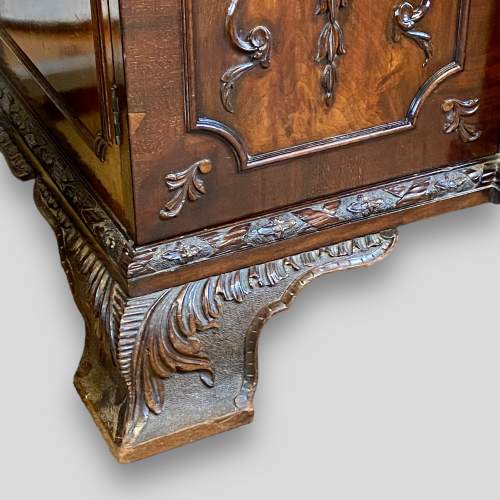 Chippendale Period Breakfront Mahogany Bookcase image-6