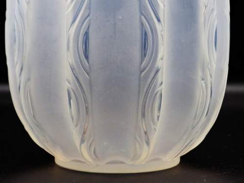Sabino 1930s Art Deco Ondulation Opalescent Glass Vase image-6