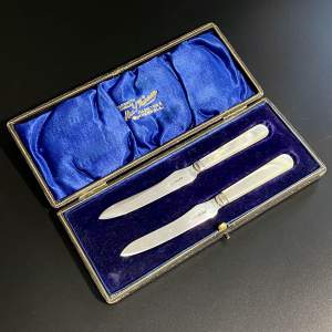 Boxed Pair of Butter Knives with Silver Blades