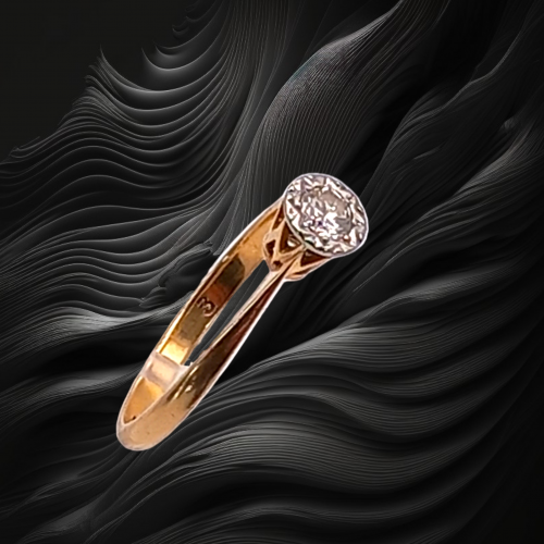18ct Gold Platinum Diamond Ring image-3