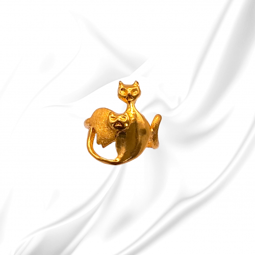Rare Pure Gold 9999 Designer Ring - Modelled as Two Cats image-2