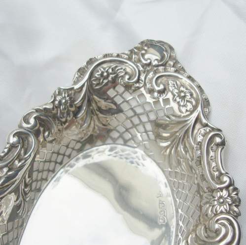 Victorian Oval Silver Dish image-4