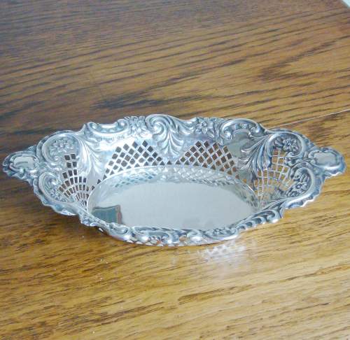 Victorian Oval Silver Dish image-6