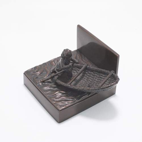 Vintage Japanese Bronze Desk Ornament of a Woman Rowing a Boat image-1