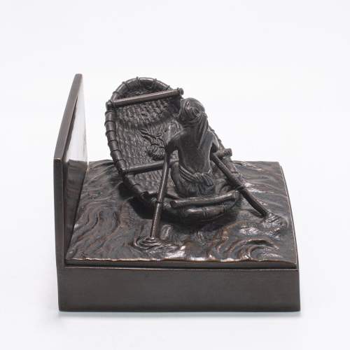 Vintage Japanese Bronze Desk Ornament of a Woman Rowing a Boat image-3