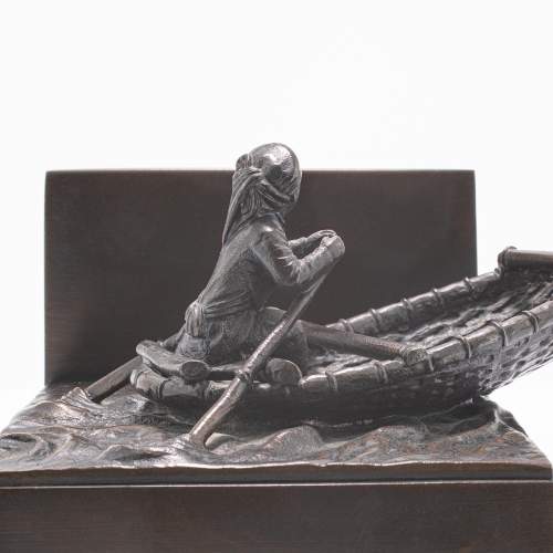 Vintage Japanese Bronze Desk Ornament of a Woman Rowing a Boat image-4