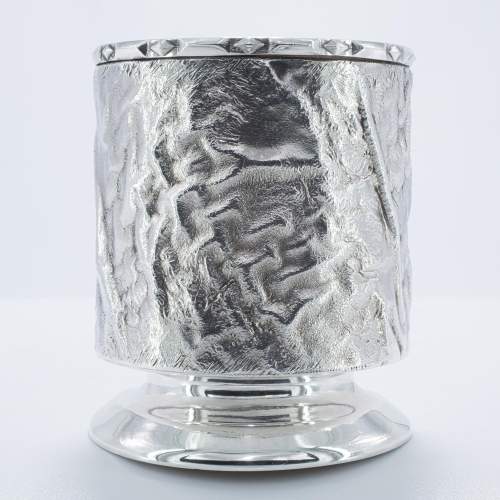 A Small Vintage Sterling Silver Cup image-4