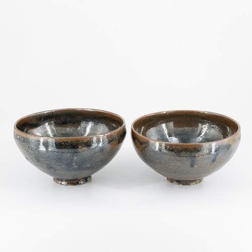 A Pair of Antique Chinese Jin Dynasty Stoneware Bowls image-2