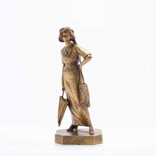 An Antique French Gilt Bronze Figure of an Elegant Lady image-2