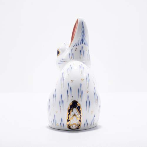 A Royal Crown Derby Ceramic Snowy Rabbit Paperweight image-4