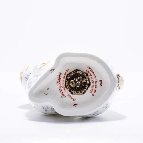 A Royal Crown Derby Ceramic Snowy Rabbit Paperweight image-5