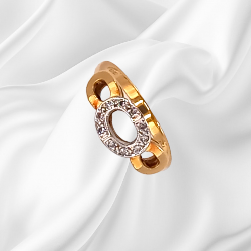 18ct Gold Diamond Unusual & Attractive Design Ring. London 1978 image-2