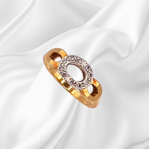 18ct Gold Diamond Unusual & Attractive Design Ring. London 1978 image-3