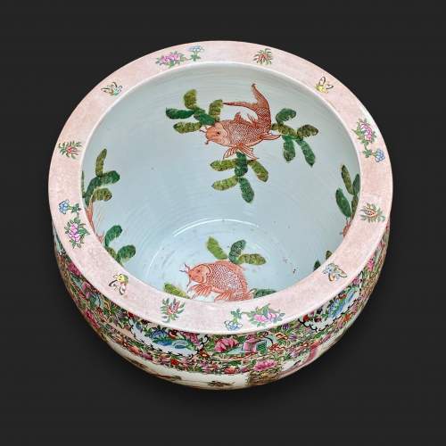 20th Century Large Chinese Export Porcelain Fish Bowl image-4