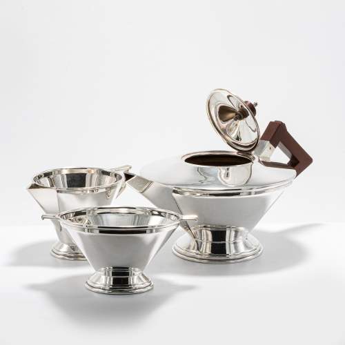 An Art Deco Three Piece Silver Plated Teaset image-4