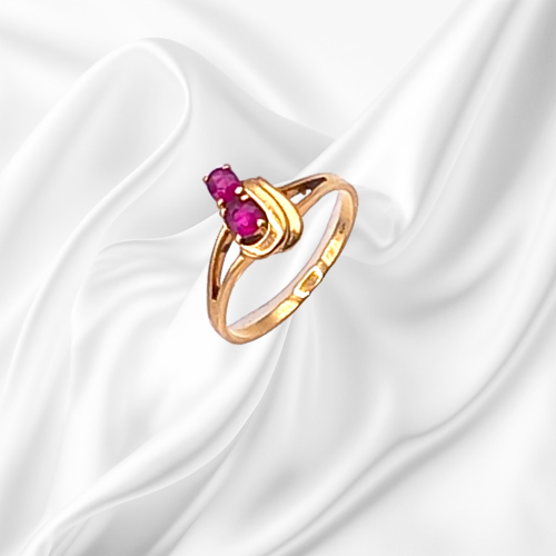18ct Gold Ruby Unusual Design Ring image-3