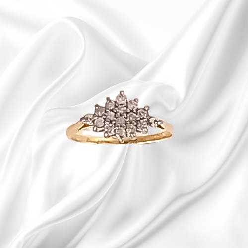18ct Gold Diamond Ring image-1