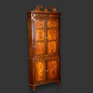 18th Century Hepplewhite Flame Mahogany Corner Cupboard