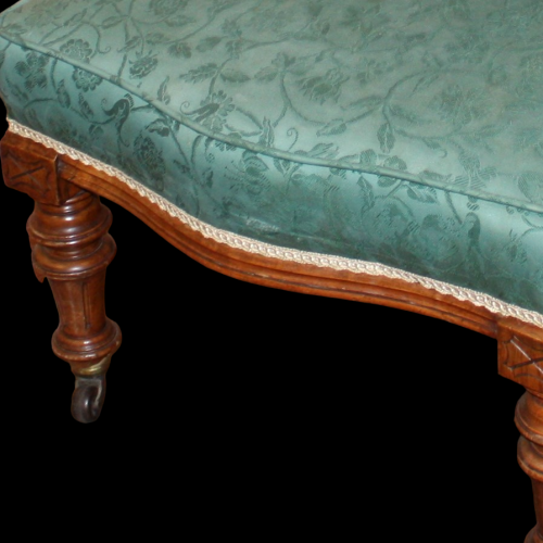 19th Century Carved Walnut Spoon Back Chair Upholstered in Damask image-6